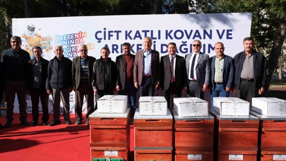Adana Büyükşehir Belediyesi, üretimi teşvik etmeyi ve desteklemeyi sürdürüyor
