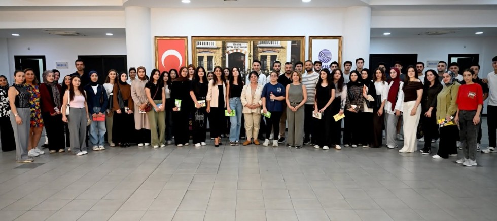 AŞKAN VEKİLİ HASİBE AKKAN ÜNİVERSİTELİLER İLE BULUŞTU