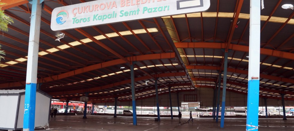 ÇUKUROVA’DA KAPALI SEMT PAZARLARI YENİLENİYOR