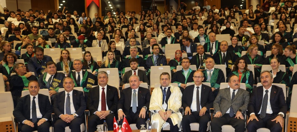 Çukurova Üniversitesinde 2026-2027 Akademik Yılı Açılış Töreni Gerçekleştirildi