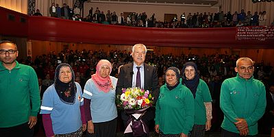 Başkan Zeydan Karalar, Büyükşehir çalışanlarıyla bir araya geldi, Ramazan Bayramı’nı kutladı