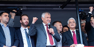 Başkan Zeydan Karalar, “Ekrem Başkanımızın yanındayız.”