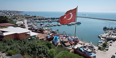 Karataş balıkçısına malzeme desteği