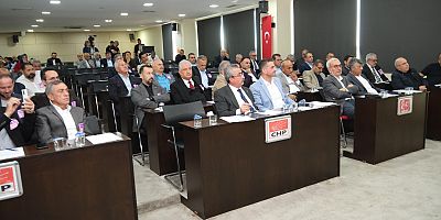 Kınayarak değil, çalışarak yenebiliriz