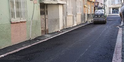 SEYHAN BELEDİYESİ ASFALTTA HIZ KESMİYOR