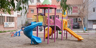 SEYHAN’DA PARKLAR YENİLENİYOR