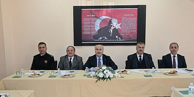 VALİ KÖŞGER’DEN 5 OCAK ANADOLU LİSESİ’NE ZİYARET, MAHALLE PAYDAŞLARI TOPLANTISINA KATILIM