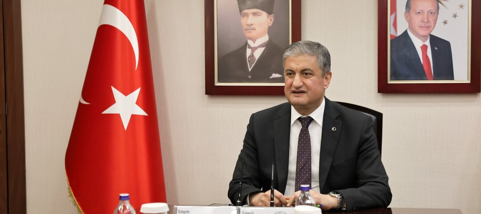 Valimiz Mustafa Yavuz, “Adana’nın geleceği için birlikte çalışmaya devam edeceğiz.” 