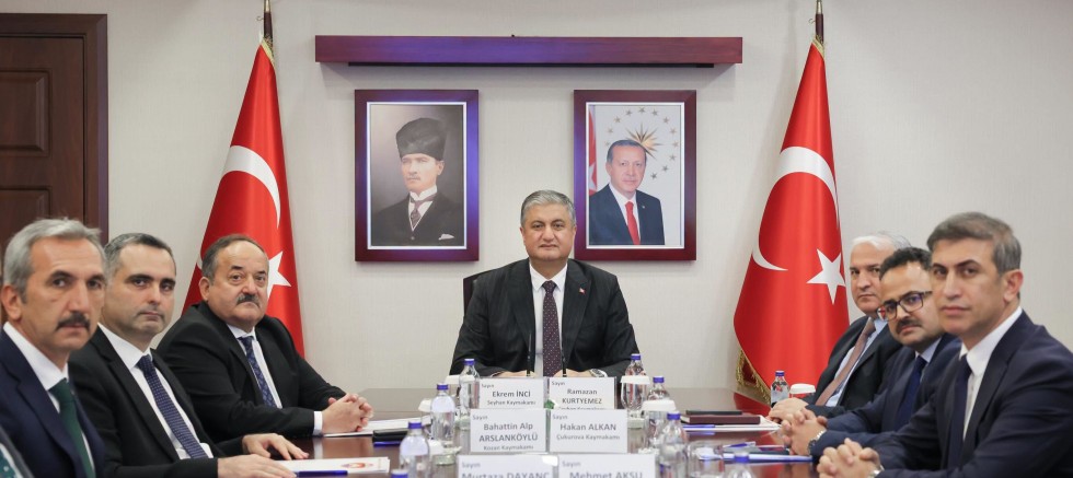 VALİMİZ SAYIN MUSTAFA YAVUZ KAYMAKAMLARIMIZLA BİR ARAYA GELDİ