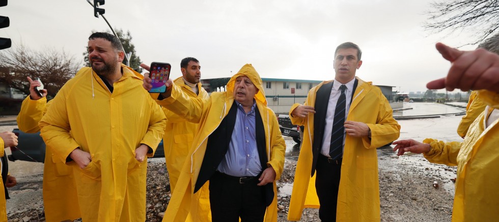 YÜREĞİR BELEDİYESİ’NDEN KRİZ MASASI