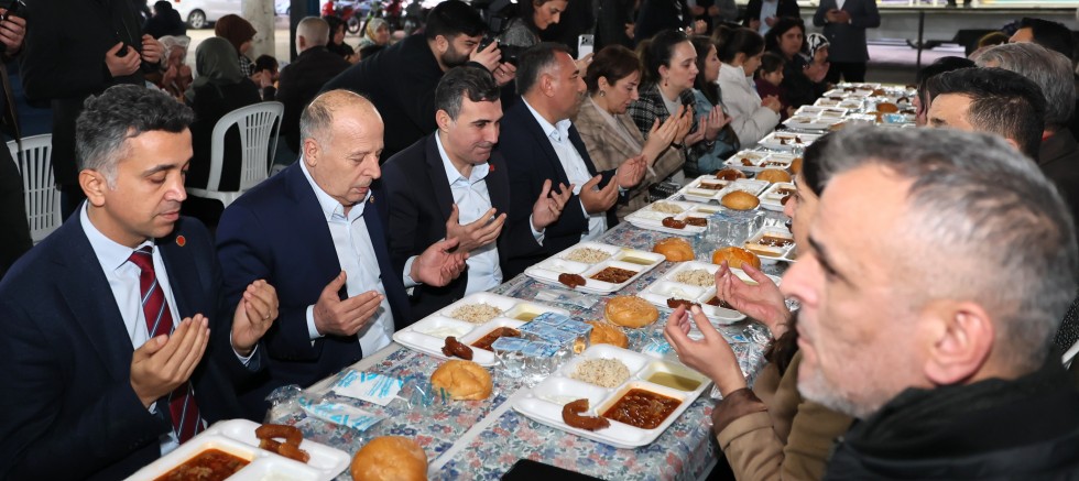 YÜREĞİR BELEDİYESİ’NDEN SERİNEVLER’DE BİRLİK VE BERABERLİK İFTARI